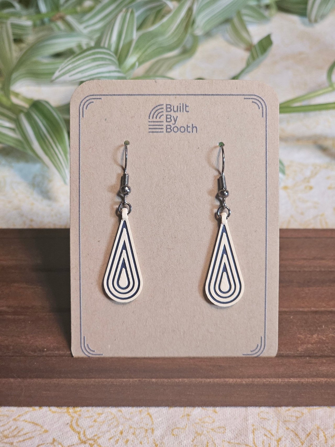 files/dangle-earrings-small-droplet-3336656.jpg